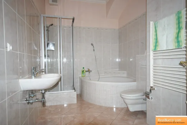 Badezimmer mit Wc