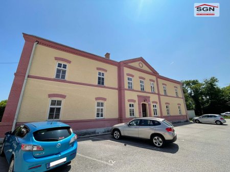 Generalsanierte 4-Zimmer Altbauwohnung mit Garten in Blumau-Neurißhof