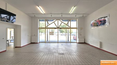 Halle / Verkaufsfläche Ansicht 1