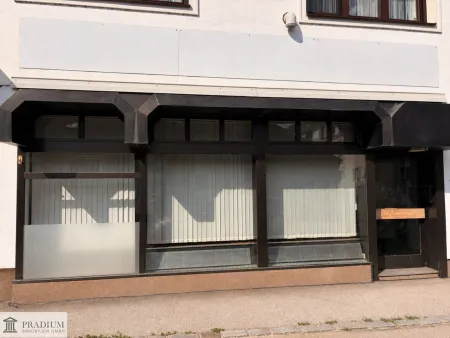 Helles Geschäftslokal mit 94 m² | Großzügige Verkaufsfläche | Top Sichtbarkeit an der Ortsstraße in Biedermannsdorf