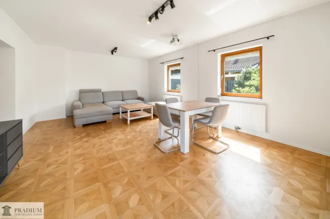 Einfamilienhaus mit sonnigem Garten - Vollunterkellert - Bild