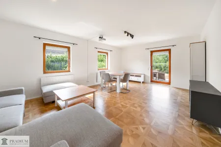 Einfamilienhaus mit sonnigem Garten - Vollunterkellert