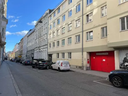 Erstbezug nach Generalsanierung --Helle 3-Zimmer-Wohnung nahe Brunnenmarkt..