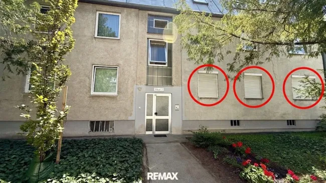 Hauseingang Ansicht Stiege 2 Fensterfront Top 1