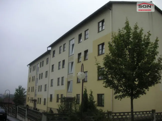 Kleine Wohnung mit Loggia und Befristungsabschlag - Bild
