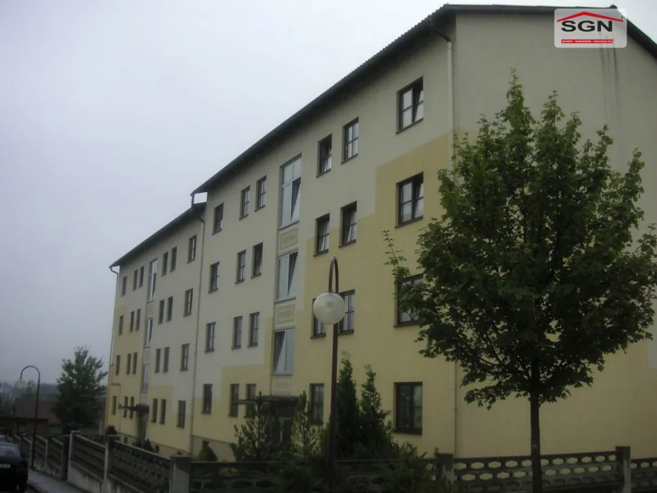 Kleine Wohnung mit Loggia und Befristungsabschlag - Bild