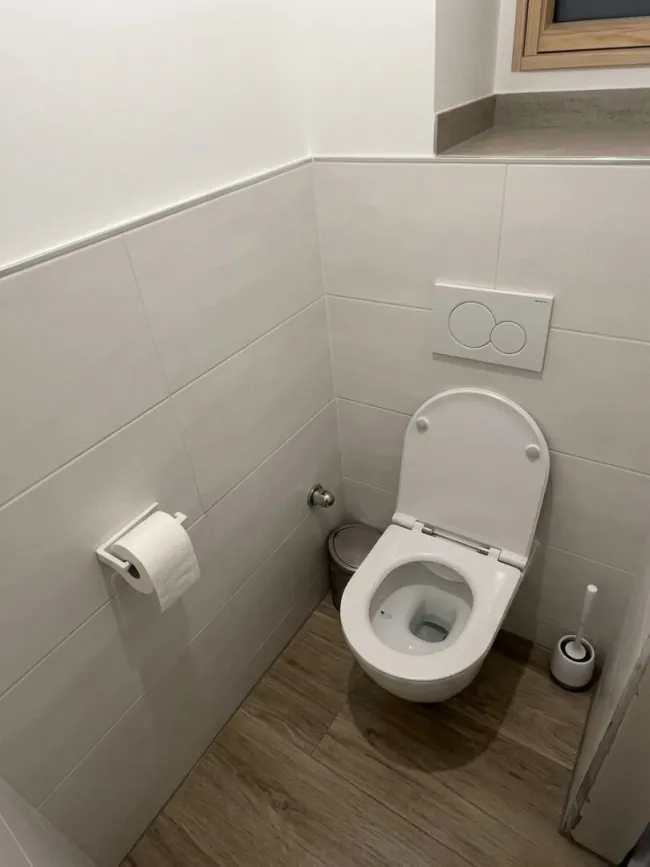 Getrennte Toilette