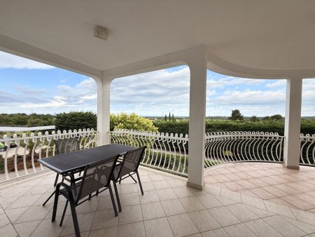 Exklusives Anwesen bei Poreč – Einzigartige Investitionsmöglichkeit in Istrien