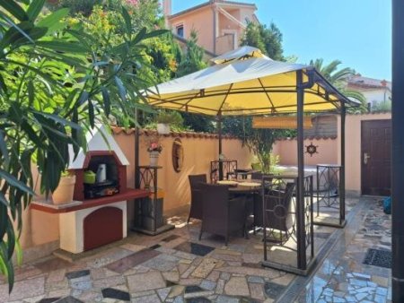 Charmante 3-Zimmer-Ferienwohnung mit Meerblick in Medulin, inkl. Stellplatz, €230.000