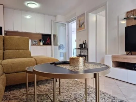 Charmante 3-Zimmer-Ferienwohnung mit Meerblick in Medulin, inkl. Stellplatz, €230.000 - Bild