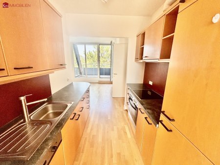 Helles 3-Zimmer Dachgeschoß mit Balkon, Stellplatz & Grünblick in 1230 Wien