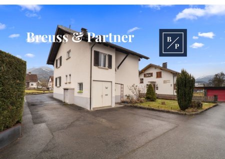 Haus in Rankweil mit Garten, Garage & Bergblick – Renovierungsprojekt mit viel Potential