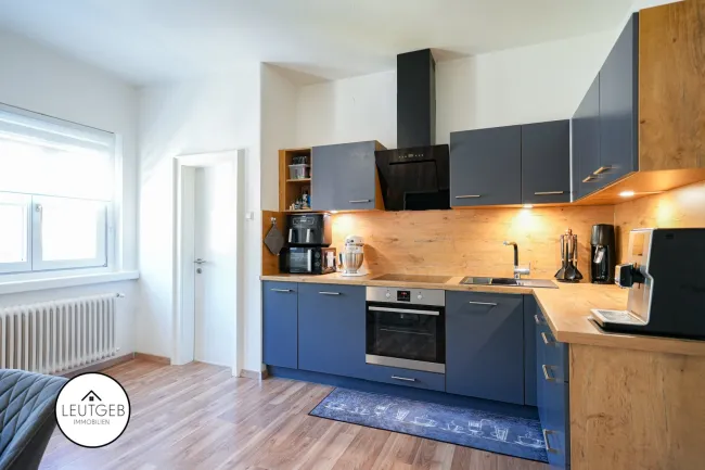 Zentrale Lage und modern ausgestattet – 4-Zimmerwohnung mit Balkon zum Wohlfühlen. - Titelbild