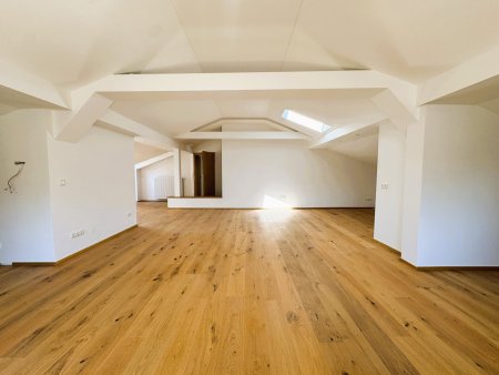 Exklusive Vier-Zimmer-Wohnung mit Terrasse und Balkon | BAD ISCHL