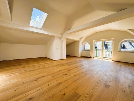Exklusive Vier-Zimmer-Wohnung mit Terrasse und Balkon | BAD ISCHL