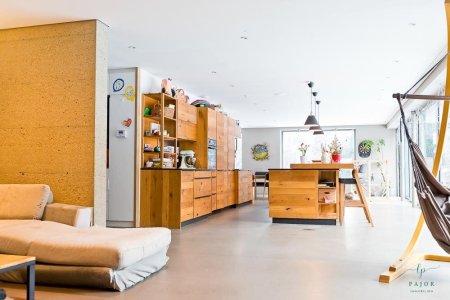 Großzügige Traumvilla für Großfamilien - Teilung des Hauses möglich