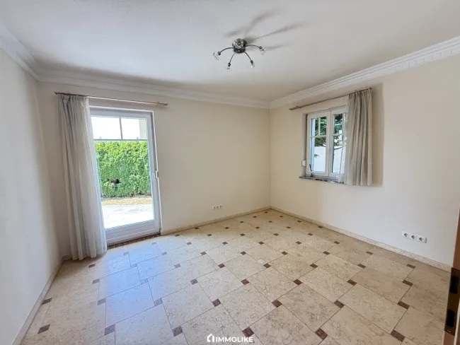 Zimmer/ Büro EG