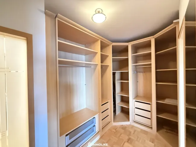 Begehbarer Kleiderschrank OG