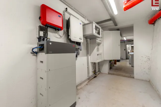 Solar-PV-Anlage + E-Speicher