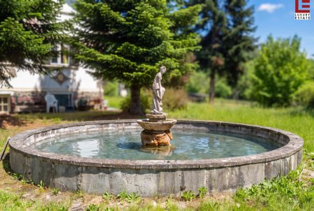 Zierbrunnen (digital bearbeitet)