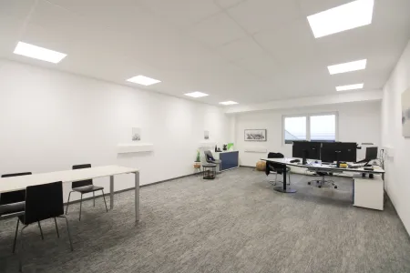 Funktionales Büro in Regau - sofort verfügbar - 41,5 m² Büro + Gemeinschaftsräume
