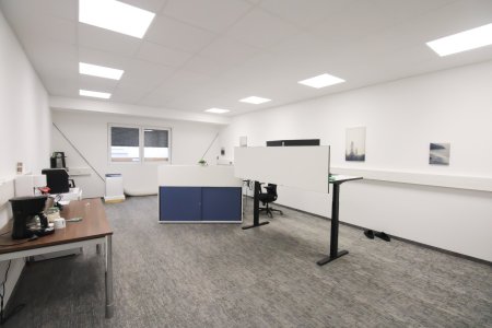Bürofläche in Regau – ideal für Start-ups & Dienstleister! 42 m² Büro mit TOP Verkehrsanbindung & Infrastruktur!