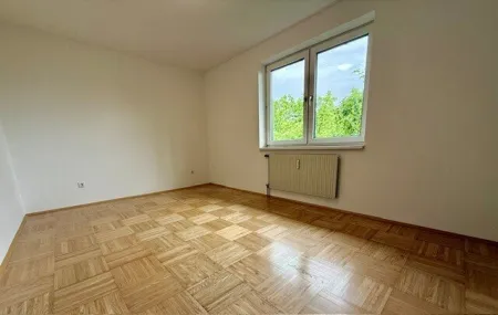 Stilvoll renovierte Eigentumswohnung in bester Lage – Graz, Petersgasse - Bild