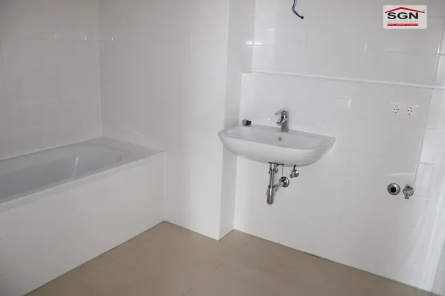 Moderne Citywohnung mit Balkon - Bild