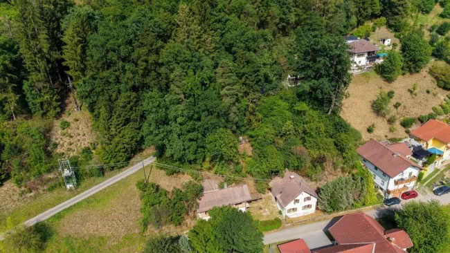 Drei Häuser sanierungsbedürftig in Ferndorf - Bild