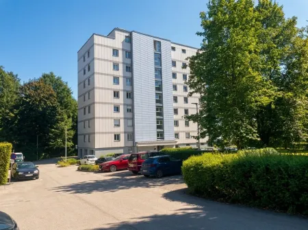 4-Zimmer-Eckwohnung mit großer Südloggia und Panoramablick