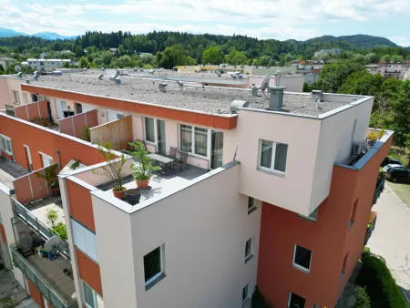 94 m² Wohnkomfort über den Dächern von Klagenfurt - Zwei Terrassen, Wintergarten, Klimaanlage und Schwedenofen