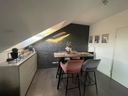 Dachgeschosswohnung in ruhiger Wohnlage – mit großer Terrasse und idealer Infrastruktur