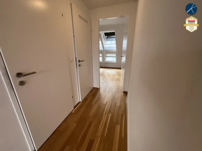 Blick Wohnzimmer Richtung Schlafzimmer
