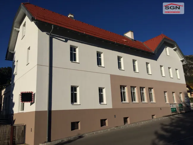 Wunderschöne 3-Zimmer Altbauwohnung mit PKW-Abstellplatz - Bild