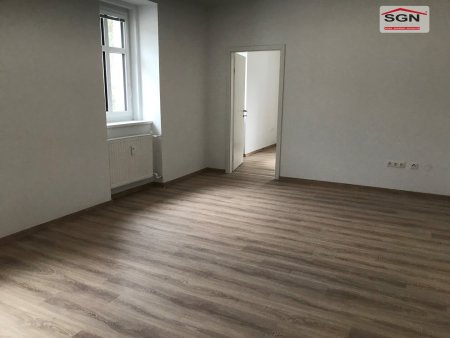 Wunderschöne 3-Zimmer Altbauwohnung mit PKW-Abstellplatz