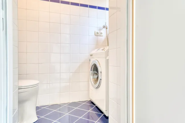 WC mit Waschmaschinenanschluß