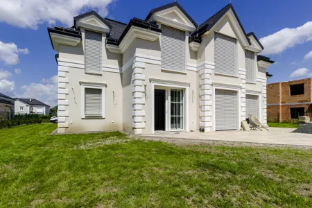 Sanierungsbedürftige Villa im Wohnpark Aqualina - Wir unterstützen bei der Fertigstellung - Preis VB