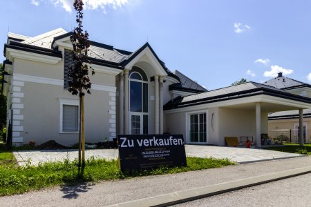 Sanierungsbedürftige Villa im Wohnpark Aqualina - Wir unterstützen bei der Fertigstellung - Preis VB