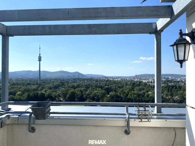 Terrassen-Garconniere im 21. Stock mit Donaupark- Fernblick bei der U1 und UNO-City - Titelbild