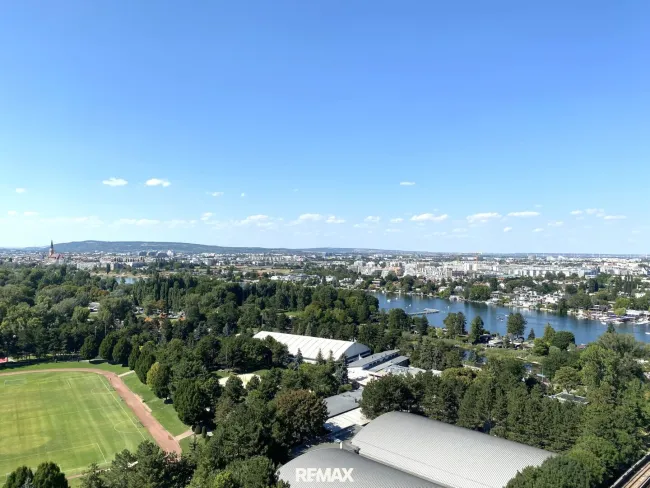 Terrassen-Garconniere im 21. Stock mit Donaupark- Fernblick bei der U1 und UNO-City - Bild