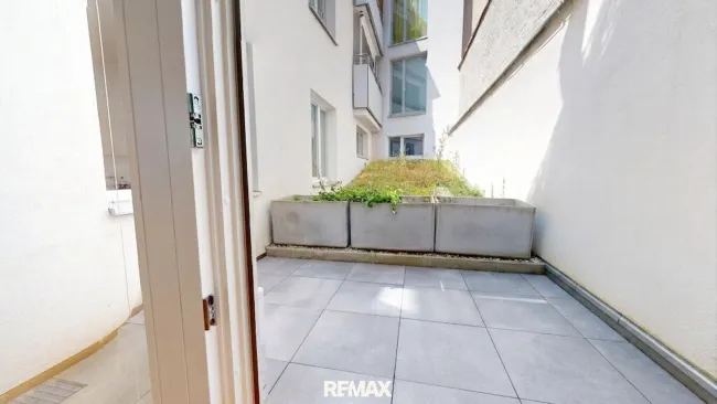 Innenhofseitiges Büro mit Terrasse beim Genochplatz nahe S-Bahn Erzherzog-Karl-Straße - Bild
