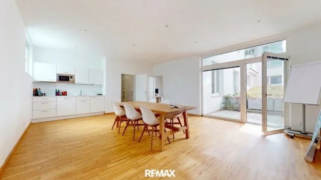 Innenhofseitiges Büro mit Terrasse beim Genochplatz nahe S-Bahn Erzherzog-Karl-Straße - Titelbild