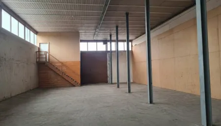 Lager- bzw. einfache Werkstatthalle 350m² mit 3 Stellplätzen in Lustenau, Vorarlberg!