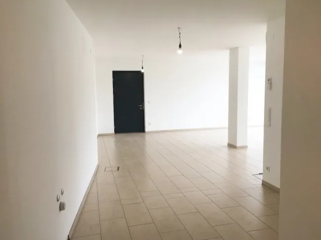 Attraktive Geschäftsfläche in Hard zu vermieten! - Bild