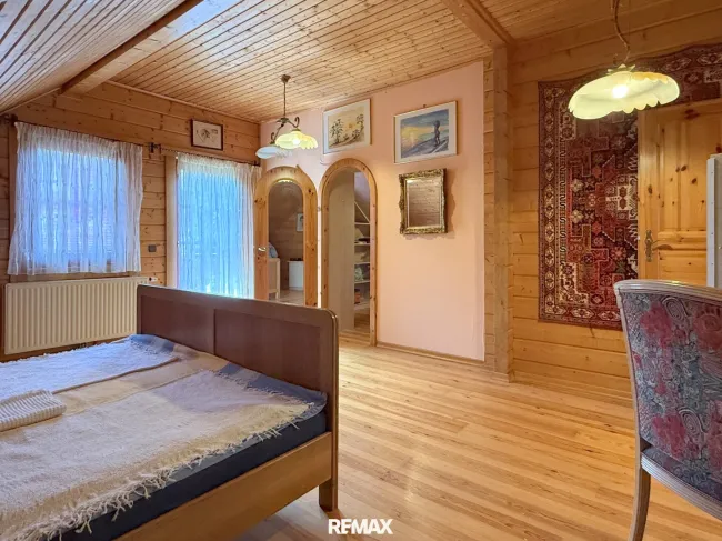Obergeschoss - Zimmer 1 mit Schrankraum