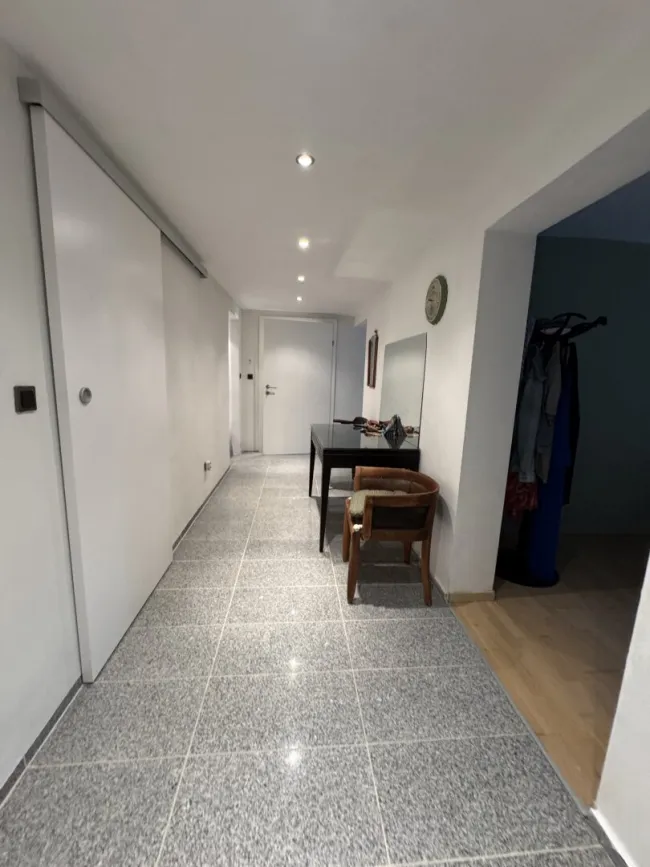Mehrfamilienhaus mit Loft, traumhaftem Grundstück und Panoramablick in Friedberg - Bild
