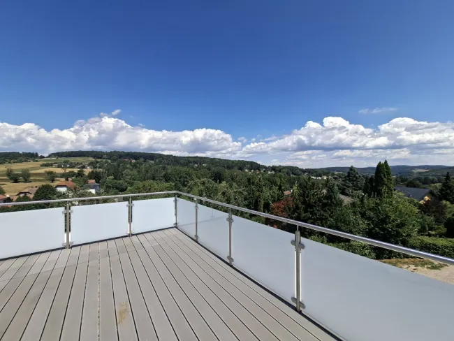 Großzügiges Einfamilienhaus in traumhafter Aussichtslage mit Wald und großem Baugrund in Eichgraben - Bild