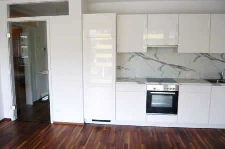 Wohnen am Winterhafen - moderne 2 Zimmerwohnung mit Balkon im 1.OG