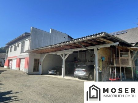 Teufenbach: Sofort beziehbares Einfamilienhaus mit 3 Garagen und 3er-Carport zu verkaufen