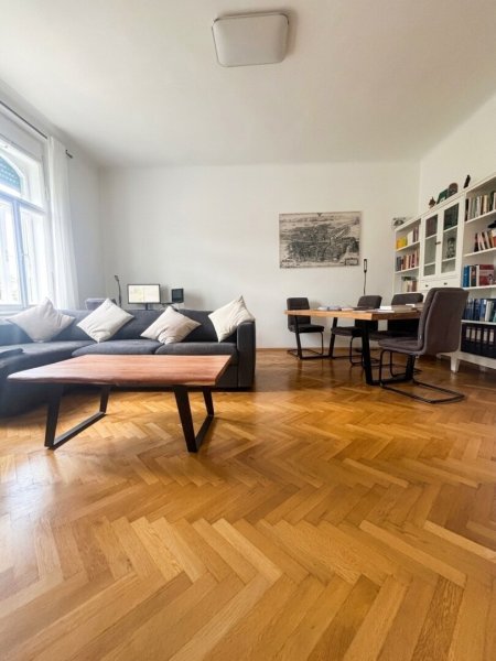 Helle 3-Zi-Wohnung in Graz mit Balkon, Aufzug, Parkett & tollem Stadt- und Grünblick!